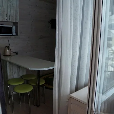 Навпроти Маковиці